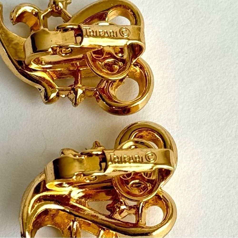 Vintage Trifari Earrings Gold Tone Rhinestone‎ Baguette Clip On Waves Swirl 60s - Picture 7 of 7